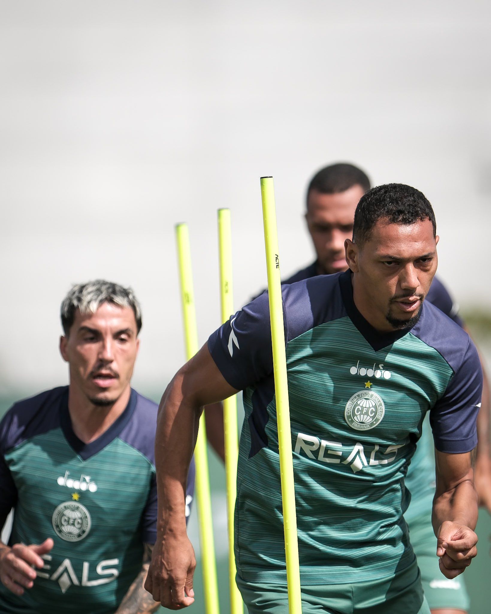 Coritiba divulga lista de relacionados com baixas para enfrentar a Chapecoense