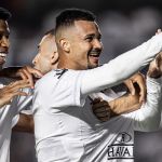 Torcida do Santos 'enlouquece' com partida de ex-Cruzeiro contra o Atlético