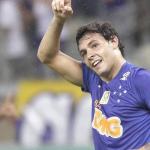 Aposentado, Ricardo Goulart grava vídeo para torcedor do Cruzeiro; assista
