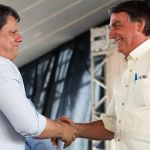 Ministro Fux dá prazo para Tarcísio justificar lei que livra Bolsonaro de multas em SP