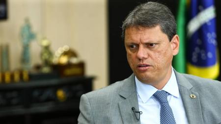 Governador de São Paulo, Tarcísio de Freitas, vai enviar proposta com reajuste do salário mínimo no estado