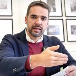 Após desistência de Ratinho Jr, Leite diz estar pronto para liderar projeto