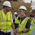 Zema visita fábrica em Sabará e defende a produção de energia limpa