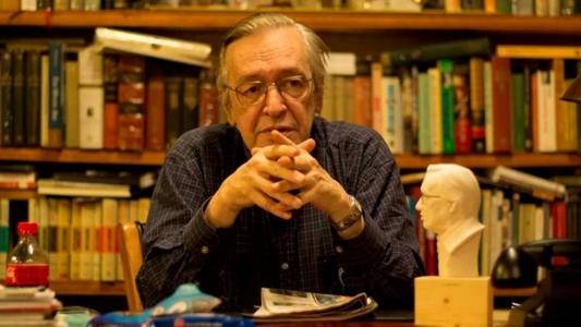 Governador Romeu Zema postou frase de escritor Olavo de Carvalho em suas redes neste sábado (12)