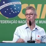 Zema: 'Falar sobre o social é muito fácil, precisa de um microfone e uma boca. Pagar o social é outra história'