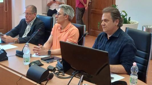 Governador se reuniu neste sábado com representantes do grupo Stellantis, na Itália