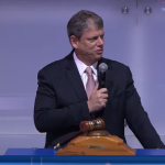 Mercado opera eufórico com possibilidade de vitória de Tarcísio em um segundo turno