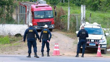 Governo do Acre confirma que as 12 pessoas que estavam no avião morreram carbonizadas