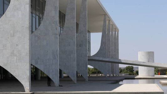 Governo envia ao Congresso alterações na LDO e quer retirar gastos do PAC da regra fiscal