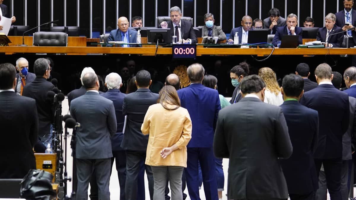 Às vésperas da votação da reforma tributária, governo libera valor recorde de “emendas Pix“: R$ 5,2 bilhões