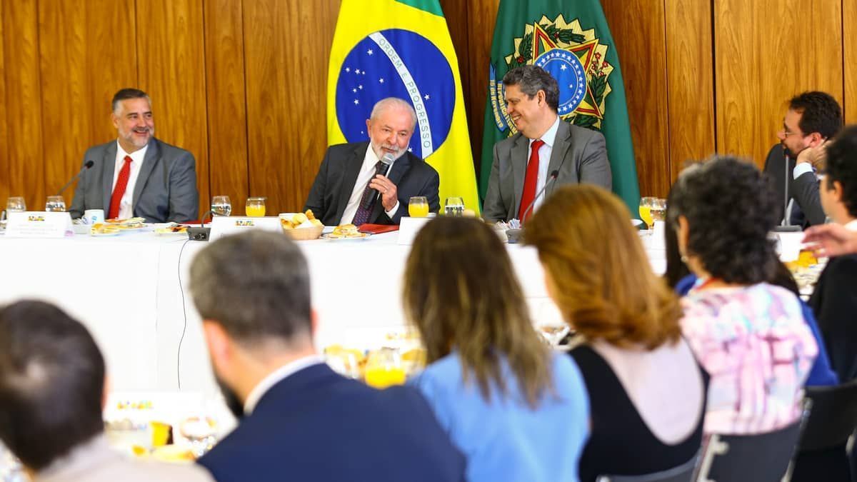 Governo Lula inicia reuniões em busca de votos no Congresso