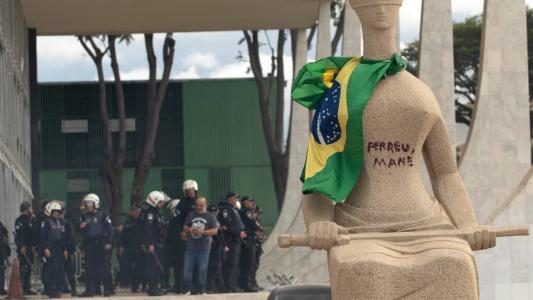 Governo Lula e PGR vão tentar barrar lei que cria do Dia do Patriota em Porto Alegre