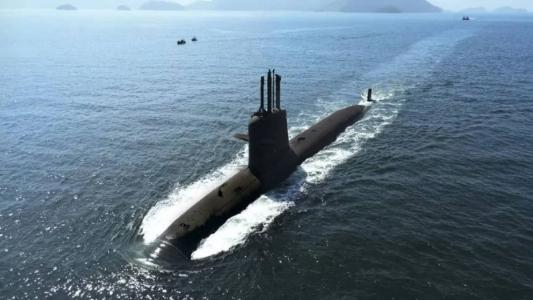 Governo Lula incluiu construção de submarino nuclear na lista de projetos do novo PAC