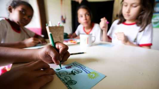 Governo quer destinar R$ 4 bilhões para o Escola em Tempo Integral, que prevê jornada mínima de sete horas diárias