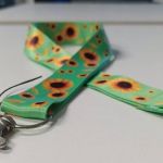 Governo sanciona lei que formaliza uso de fita com girassóis como símbolo de doenças ocultas; entenda