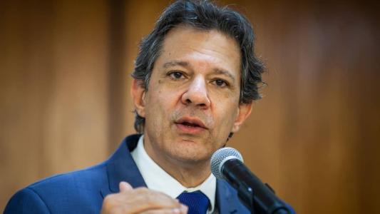 Governo vai enviar projeto para taxar fundos de super-ricos junto ao Orçamento, diz Haddad.
