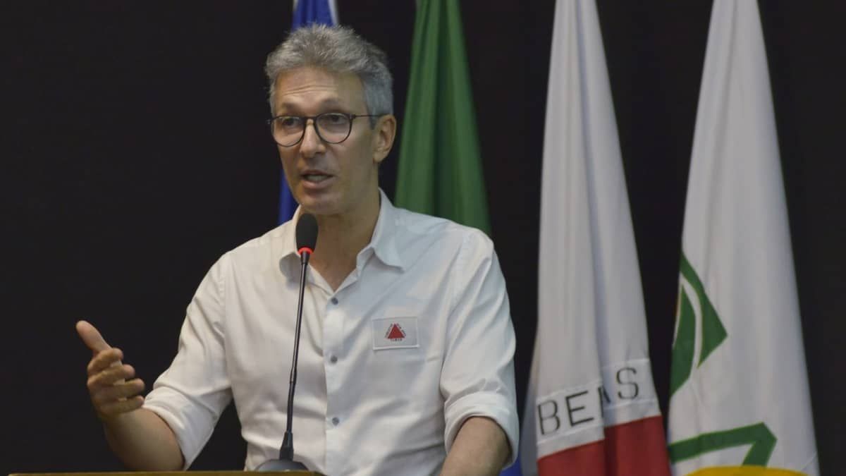 Zema diz que cobrança do governo Lula pode comprometer pagamento de servidores e compra de remédios