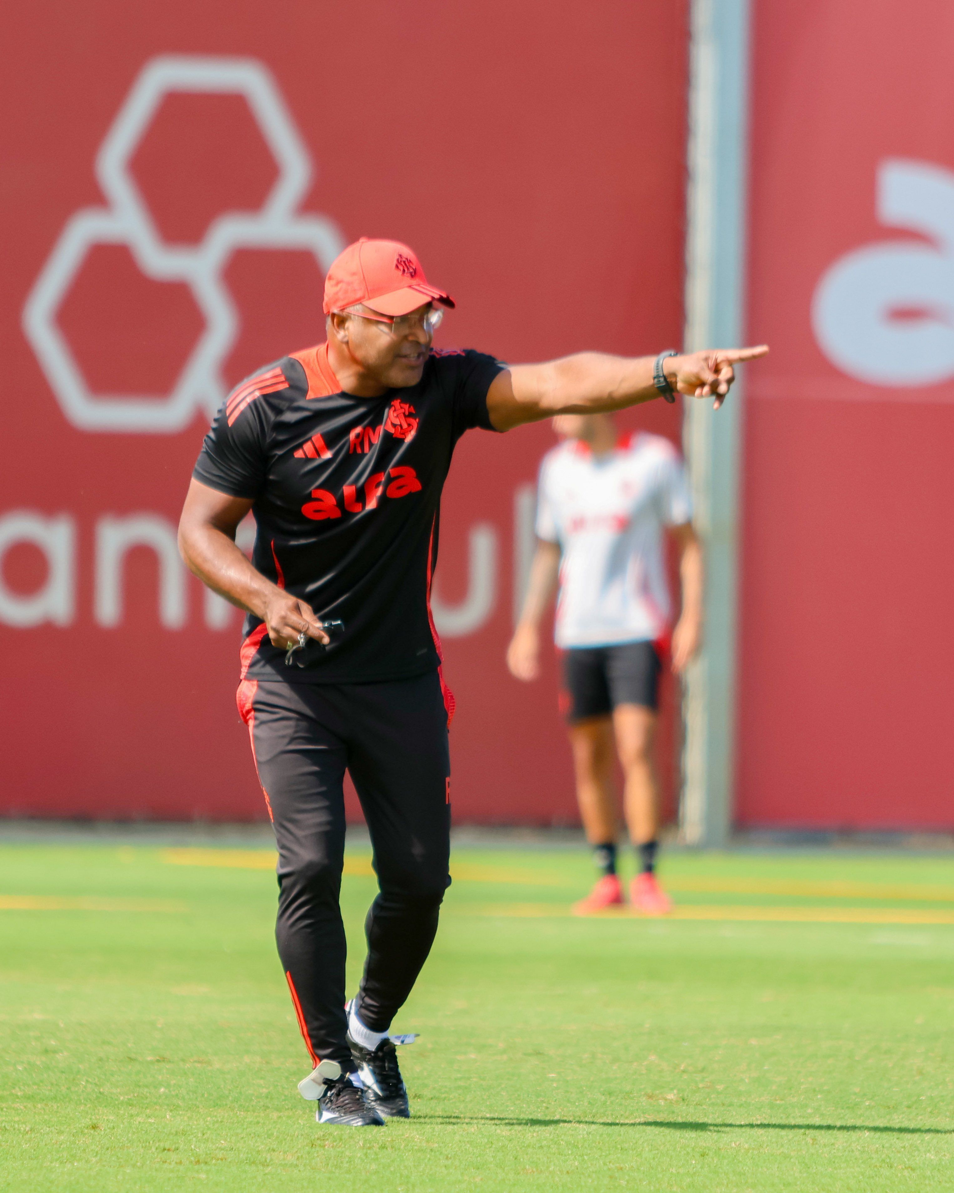 Roger Machado poupa Alan Patrick e mais dois para duelo do Inter contra o Fortaleza