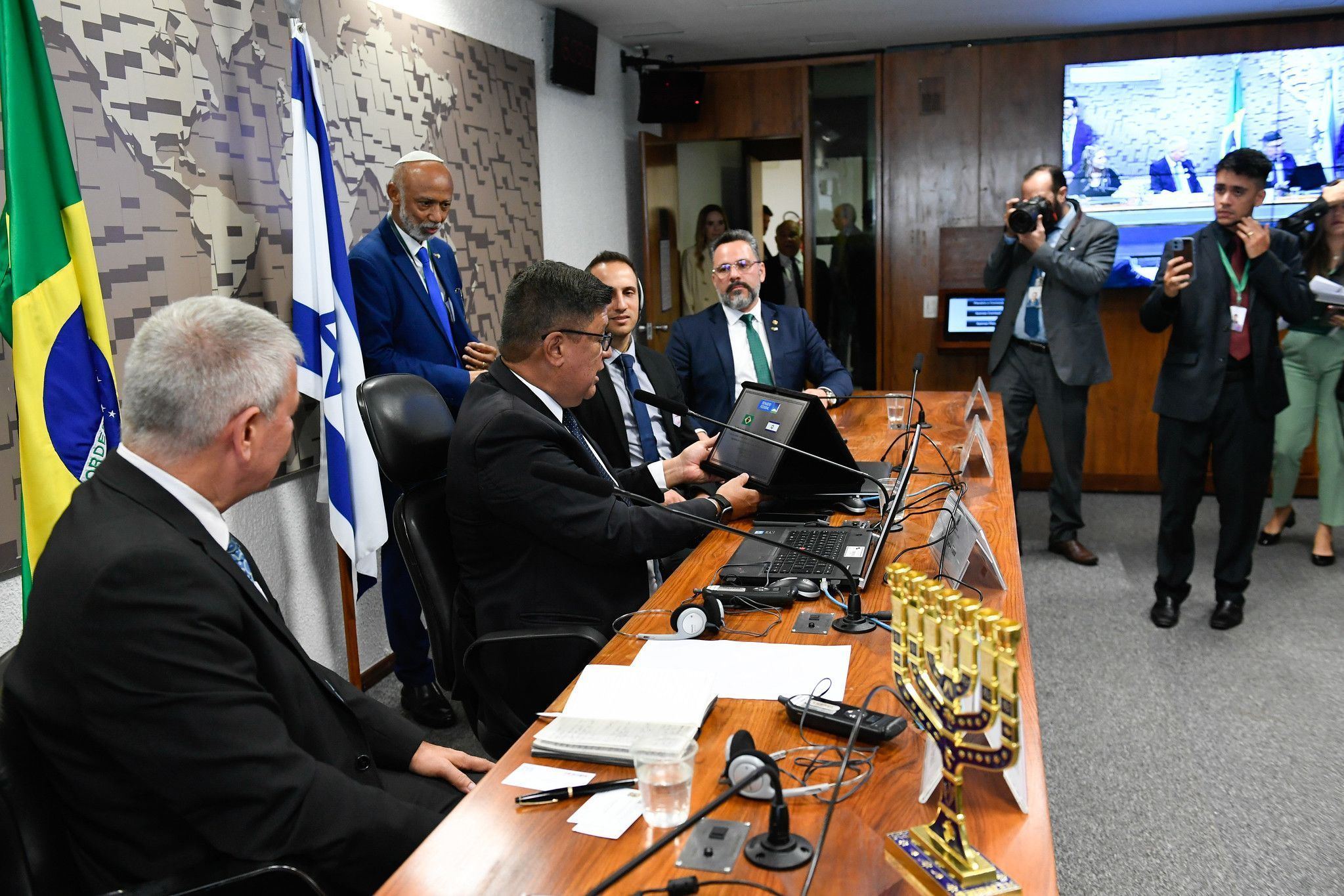 Grupo Parlamentar critica posicionamento de Lula em relação ao conflito entre Irã e Israel