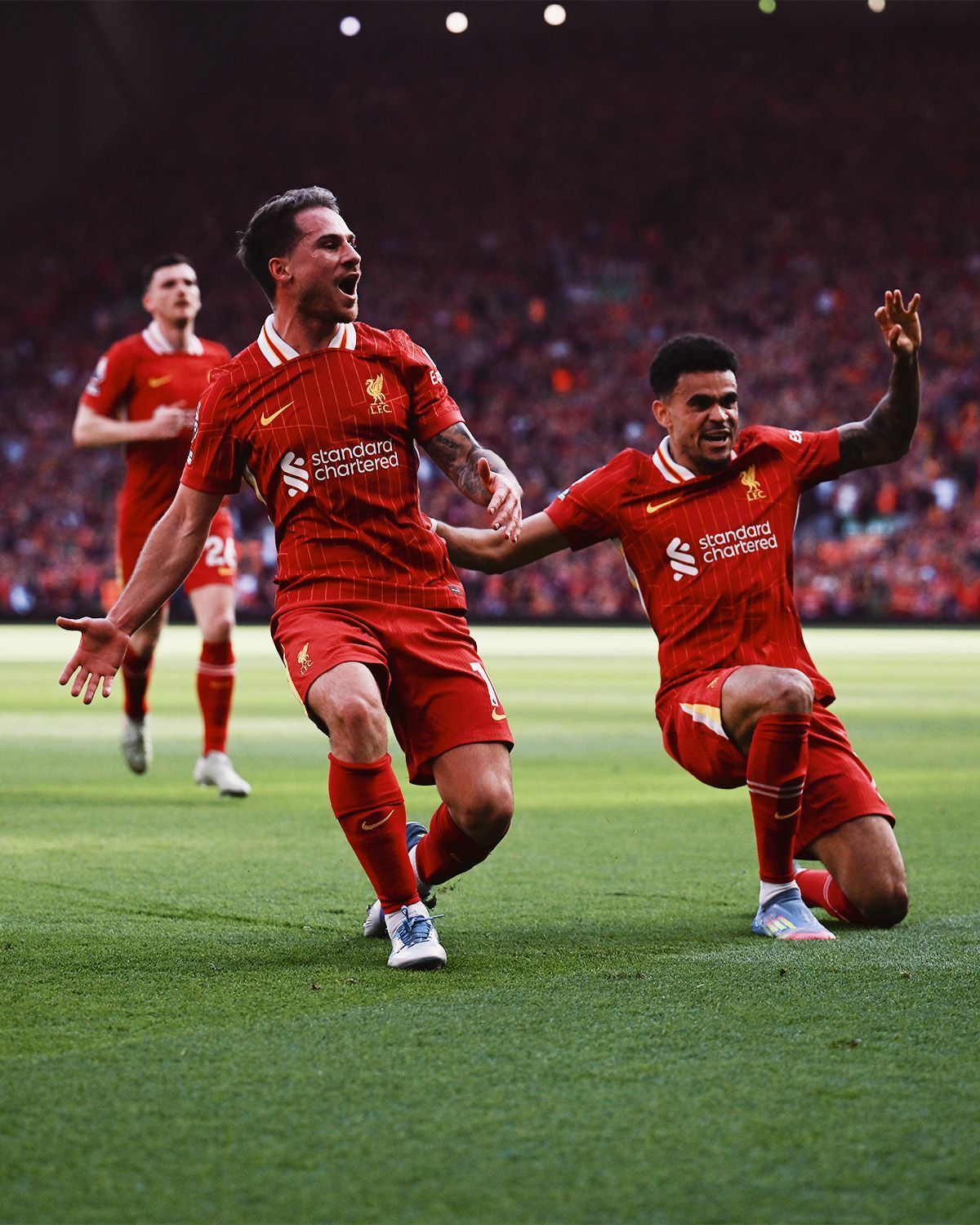 Liverpool goleia Tottenham e conquista 20º título inglês