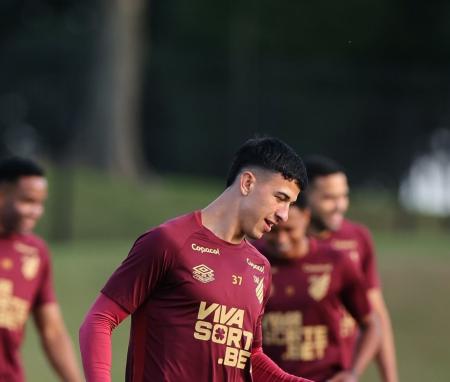 Esquivel deve permanecer na equipe titular