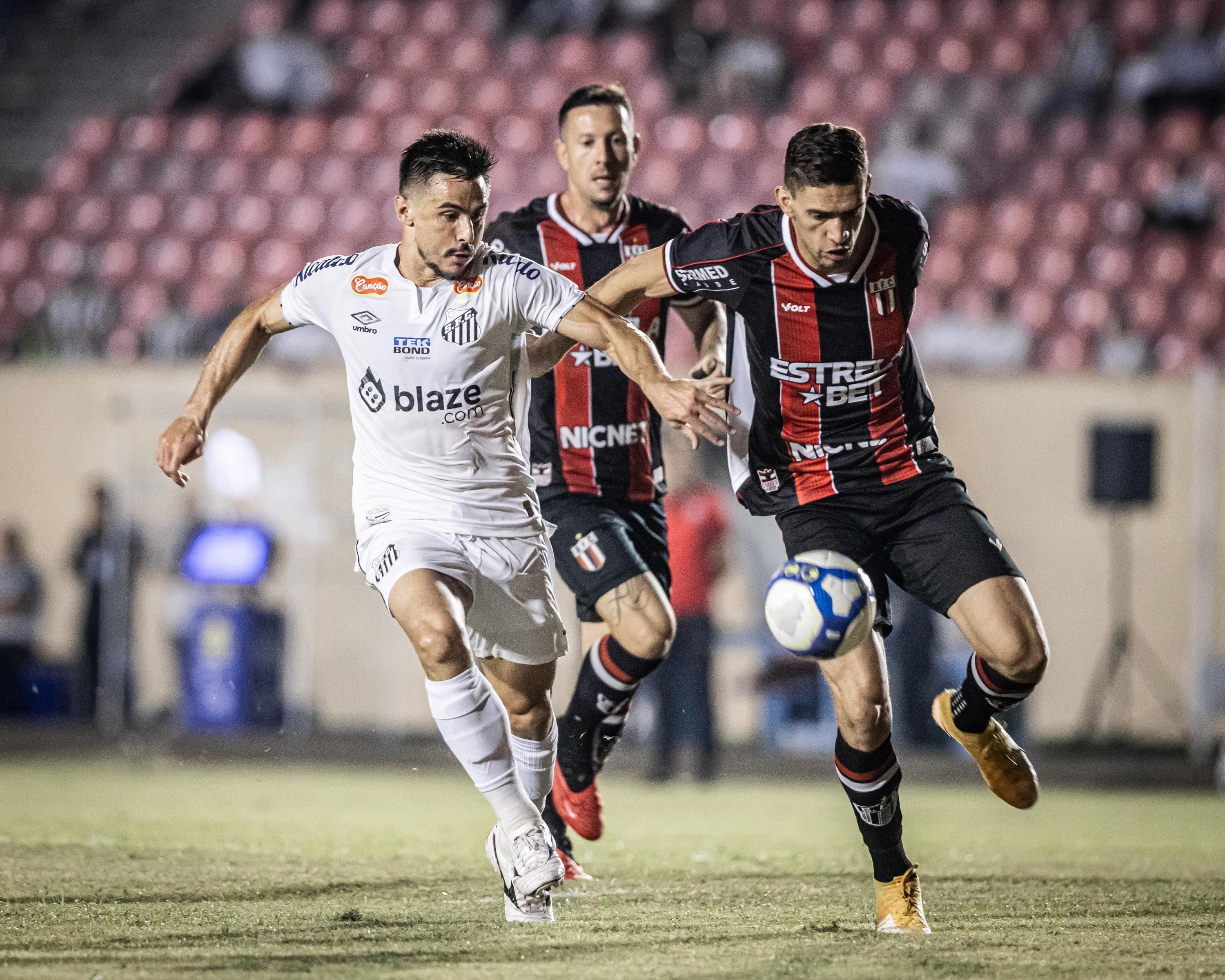 Com golaços, Santos é surpreendido pelo Botafogo e perde mais uma na Série B