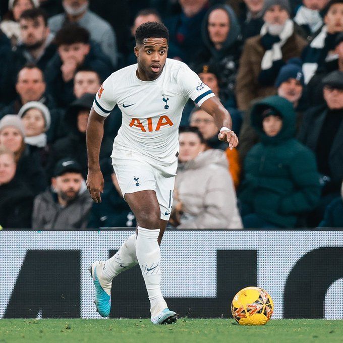 Tottenham 'faz a limpa' e confirma a saída de quatro jogadores; veja nomes