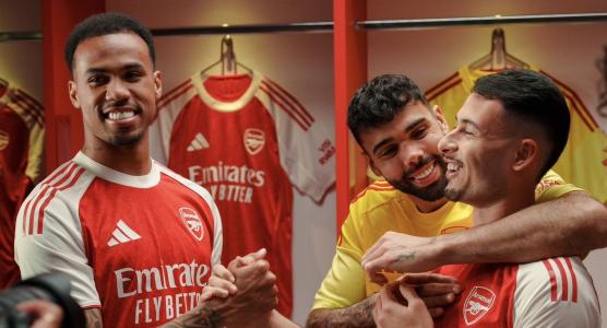 Nova camisa principal do Arsenal, da Inglaterra
