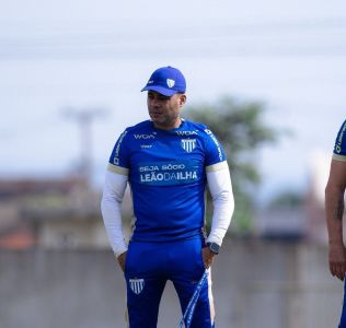 Jair Ventura promoveu duas modificações no Avaí para enfrentar o Volta Redonda