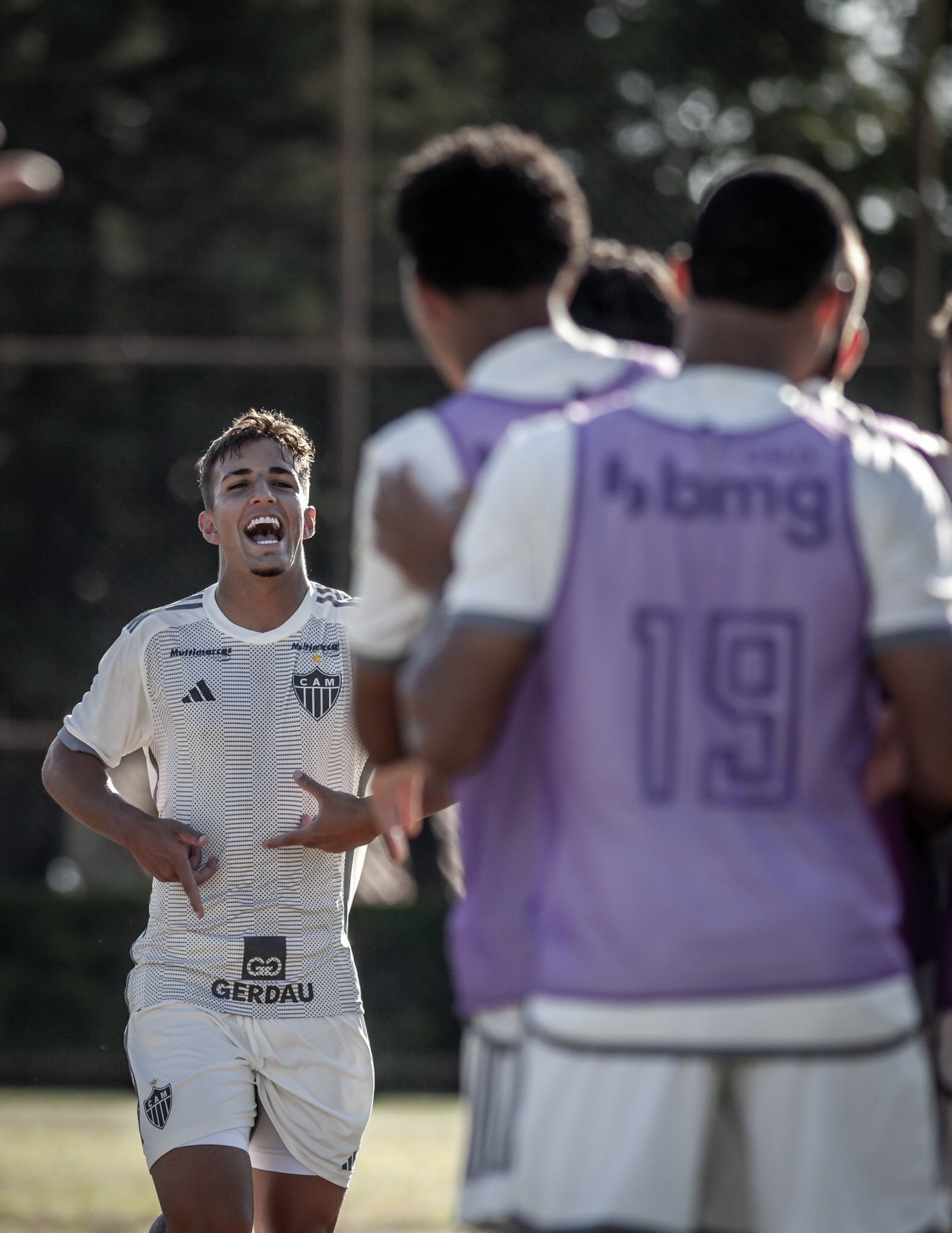 Iseppe faz gol, dá assistência, e Atlético goleia Corinthians pelo Brasileirão Sub-20