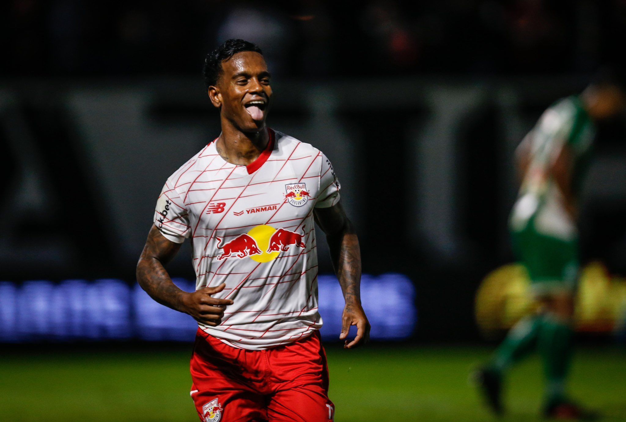 Com um a menos, Bragantino vence Juventude em casa pelo Brasileirão
