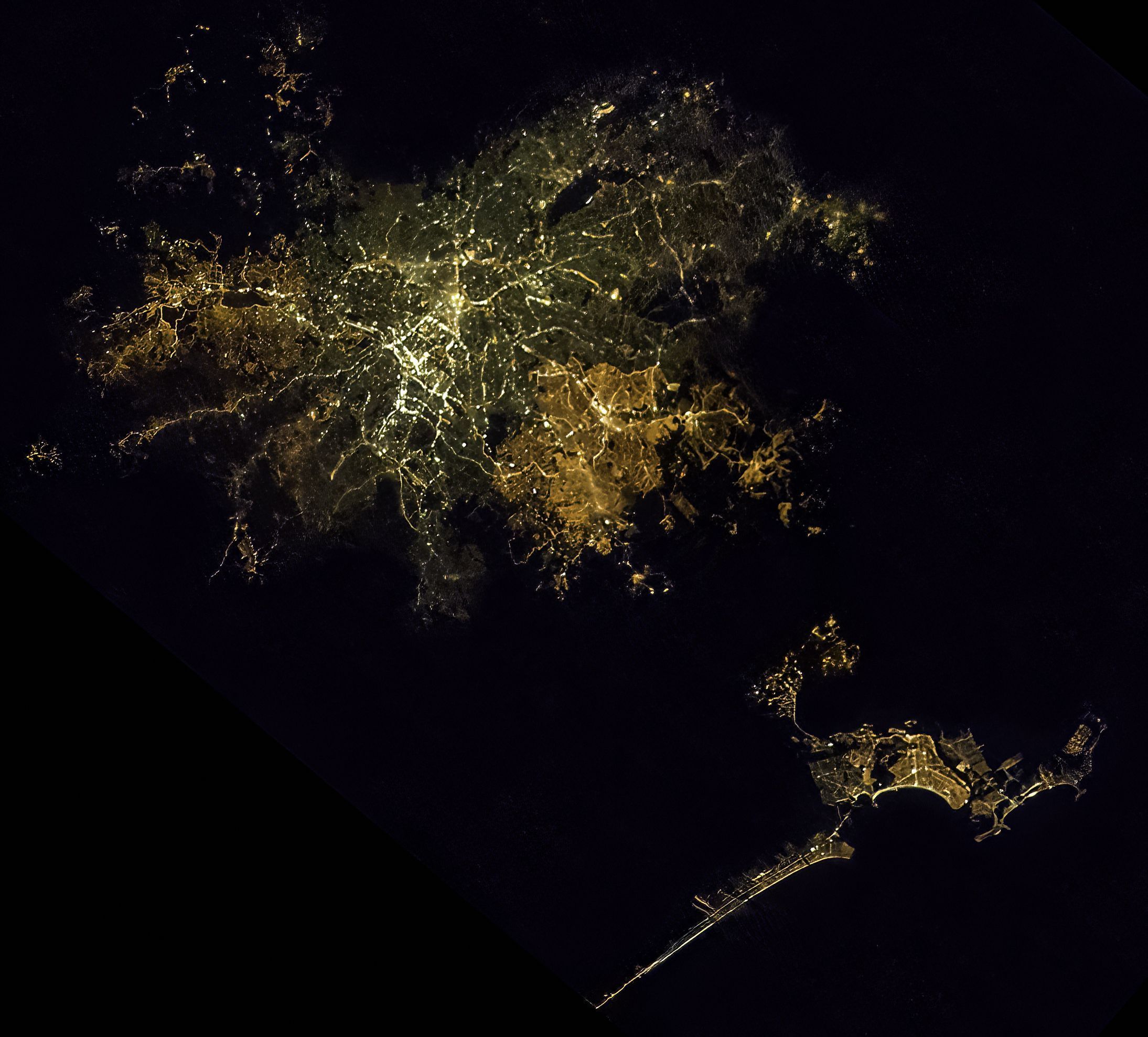 Astronauta compartilha foto de São Paulo vista do espaço: 'colcha de retalhos de iluminação'