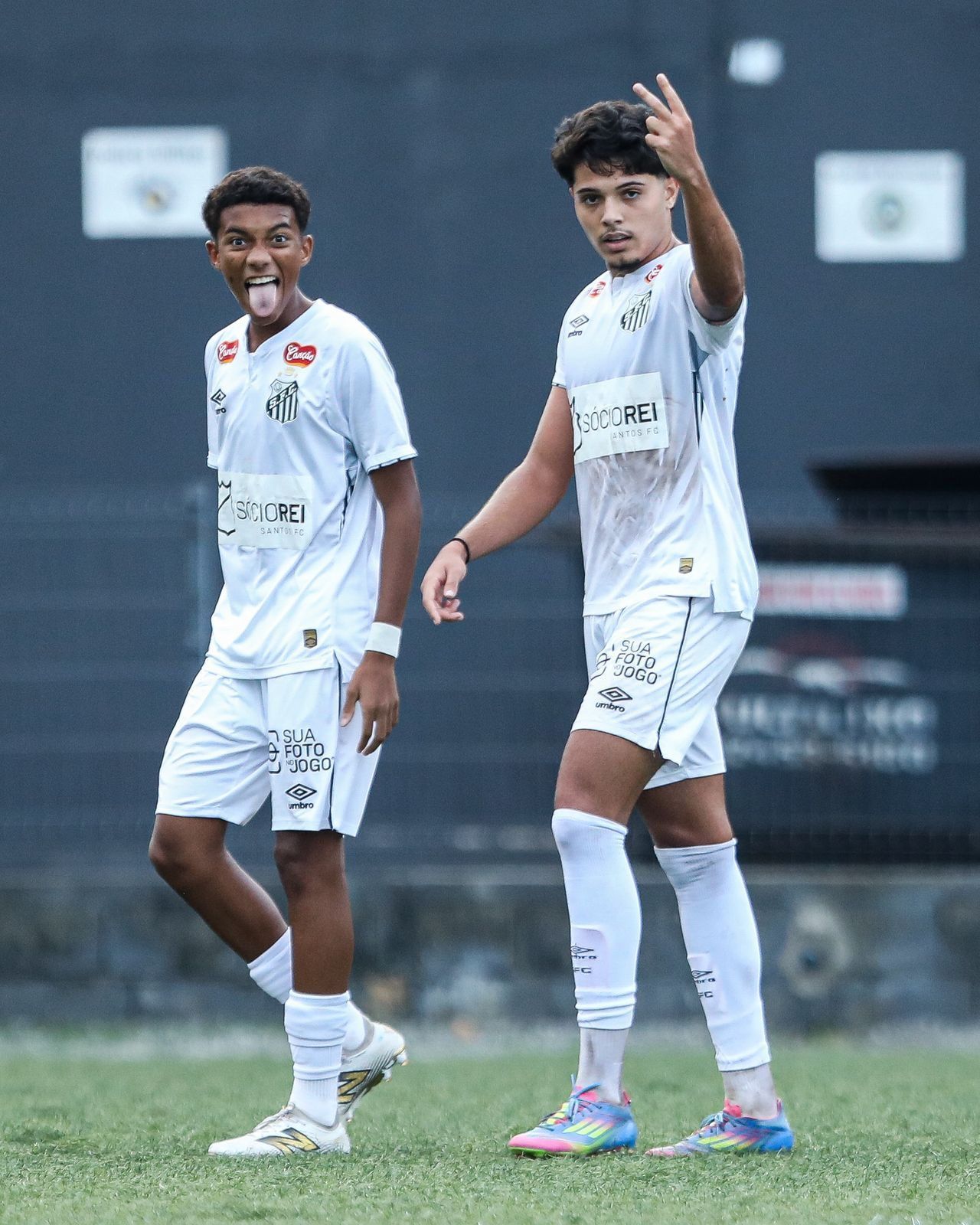 Filho de Robinho marca, e Santos vence o Grêmio pelo Brasileiro Sub-20