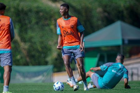Matheus Babi, do Juventude, treina normalmente após lesão