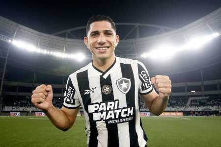 Savarino em ação pelo Botafogo