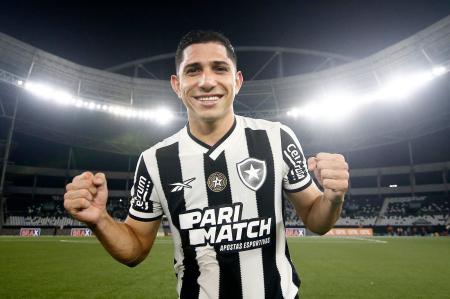Savarino em ação pelo Botafogo