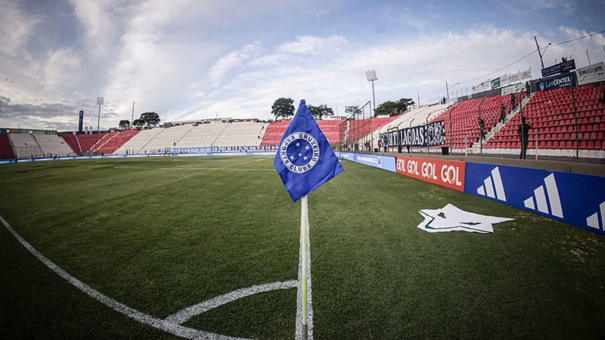 Gramados em MG viram incômodo e atrapalham estilo de jogo do Cruzeiro