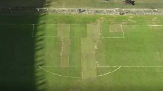 Gramado do Mineirão apresenta falhas e remendos