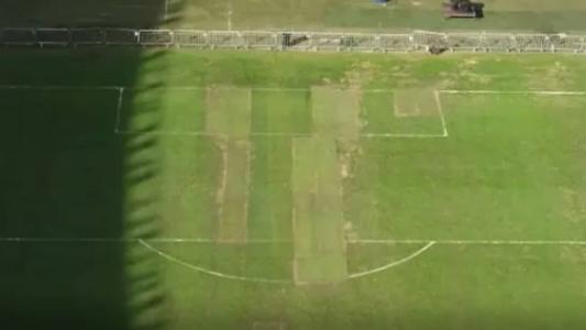 Gramado do Mineirão apresenta falhas e remendos