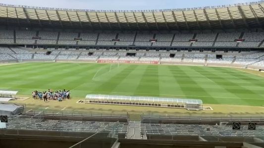 Gramado do Mineirão recebe cuidados antes do clássico entre Cruzeiro e América