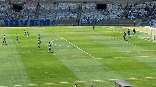 Gramado do Mineirão neste domingo (15)