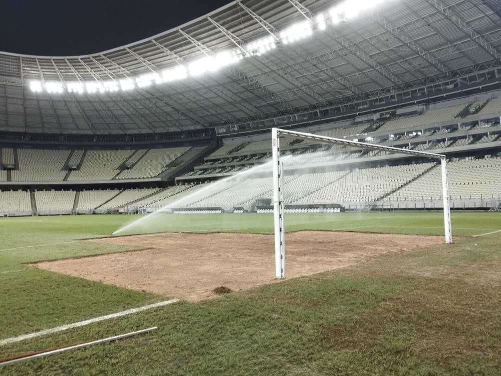 Arena Castelão tem reforma em gramado; veja o que está sendo feito