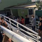 Vacina bivalente contra Covid-19: postos de saúde de Belo Horizonte registram fila e espera de até duas horas