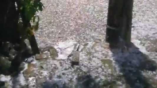 Granizo tomou as ruas da capital gaúcha