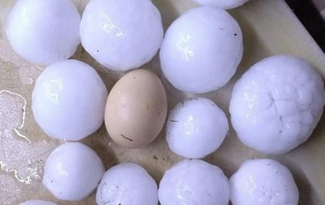 Moradores registram pedras de granizo enormes em Córdoba, na Argentina