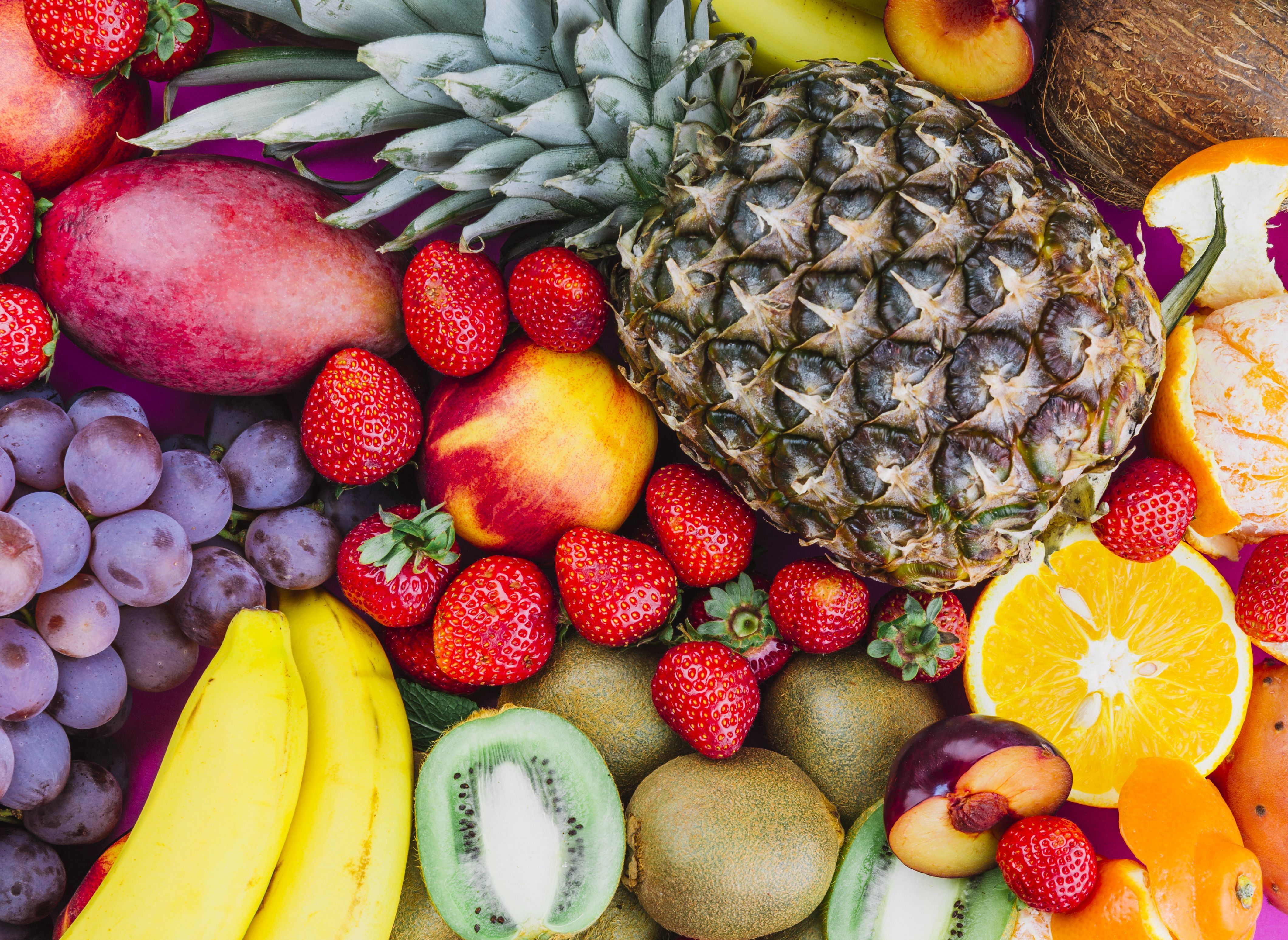Consumir bananas, uvas, mangas ou abacaxis à noite pode interferir no sono