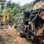 México: queda de ônibus de em barranco deixa 25 mortos