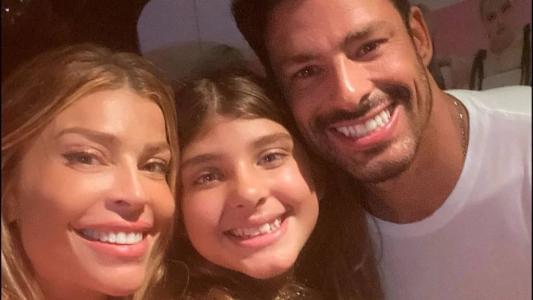 Grazi Massafera e Cauã Reymond com a filha, Sofia