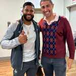 Autor de gol histórico do Atlético visita elenco antes de jogo contra o Inter