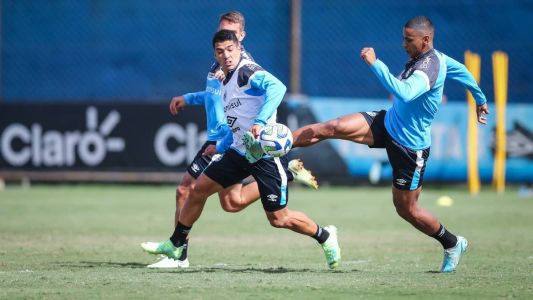 Grêmio treina para enfrentar o Cruzeiro no sábado